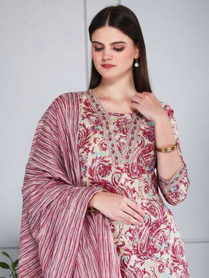Anouk Women Floral
                        Printed Regular Pure Cotton Kurta with Trousers
                        & With Dupatta