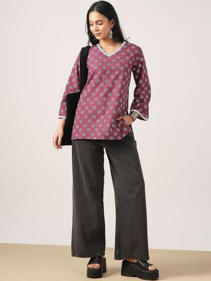 BKApparels Geometric
                        Printed V-Neck Pure Cotton Kurti