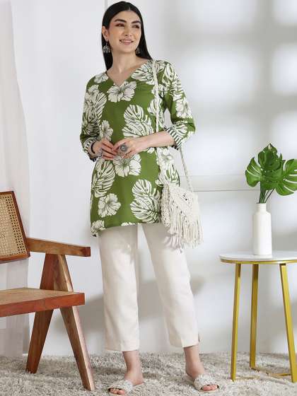 EVANORA Botanical Printed Kurti