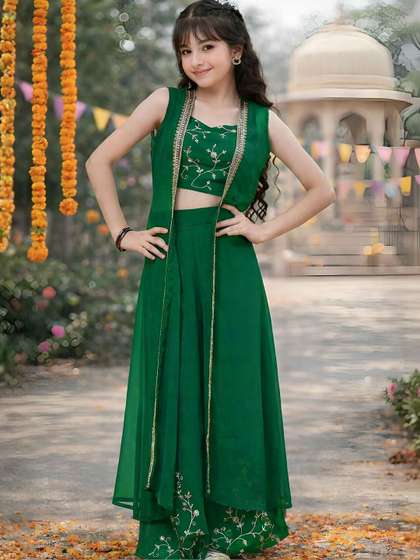 Vetrokart Girls Floral
                    Embroidered Regular Thread Work Kurta with Palazzos
                    & With Dupatta