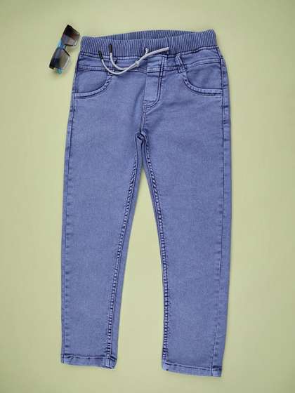 V-Mart Boys Regular
                      Fit Mid-Rise Light Fade Stretchable Jeans