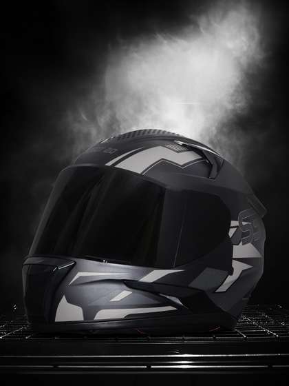 Steelbird Scratch
                    Resistant Full Face Helmet