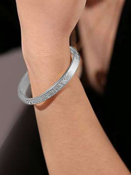 Peora Men Silver-Plated
                    Kada Bracelet