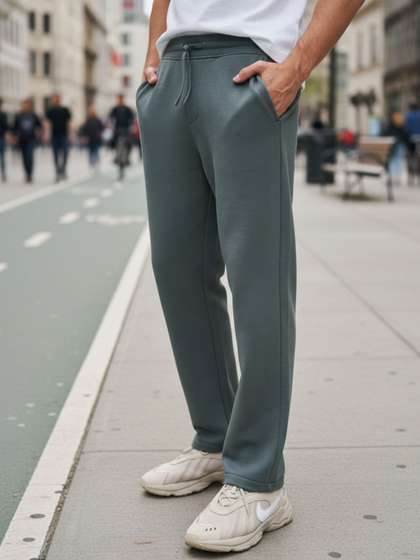 XYXX Men Solid
                          Mid-Rise Track Pant