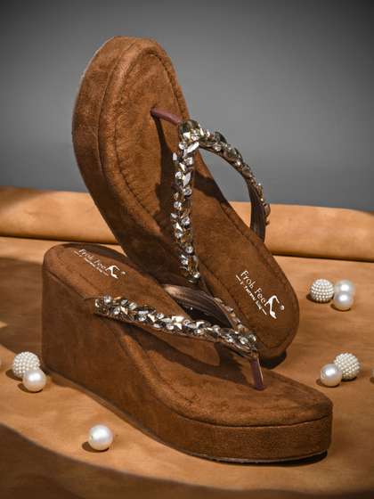 Froh Feet Wedge
                        Sandals