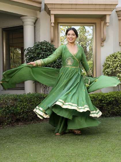 KALINI Solid Dupatta
                        with Lace Border