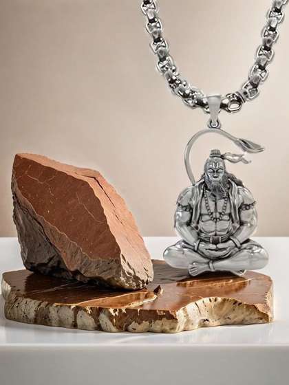 Malas Collection Quirky
                    Pendants with Chains