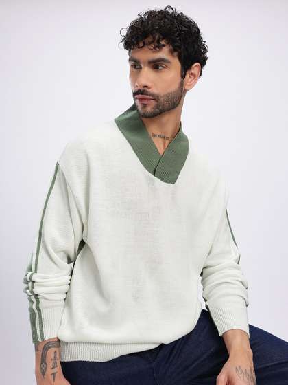 glitchez
                        Colourblocked V-Neck Oversized Pullover