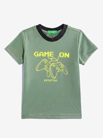United Colors of
                      Benetton Boys Typography & Graphic Printed
                      T-shirt
