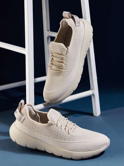 Campus Men EMERGE
                          Mesh Walking Non-Marking Shoes