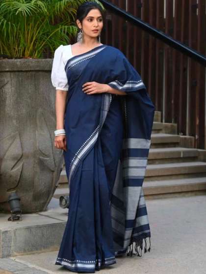 SHYAMALI BOUTIQUE
                        Striped Khadi Saree