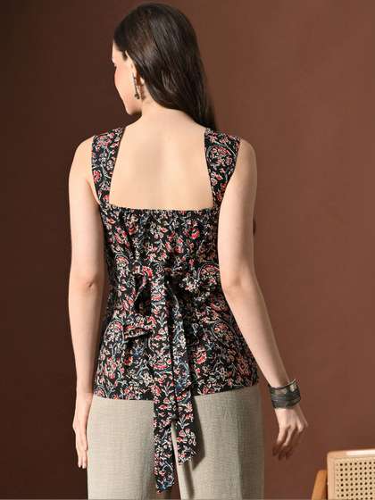 Anouk Rustic Floral
                        Printed Square Neck Pure Cotton Kurti