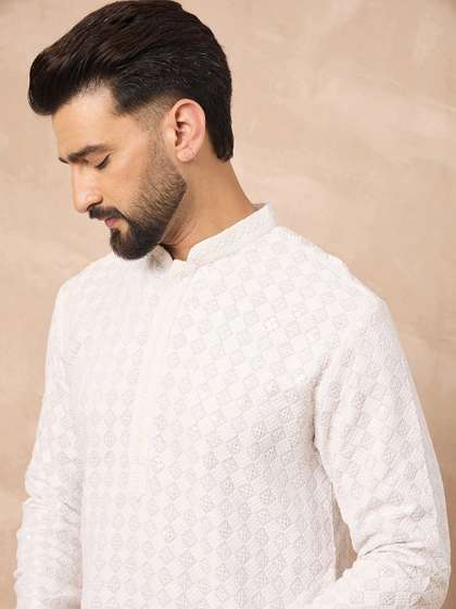 House of Pataudi Men
                        Embroidered Straight Kurta