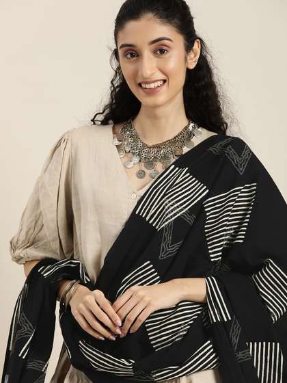 Taavi Black & Off
                      White Chuna Patri Hand Block Print Pure Cotton
                      Dupatta