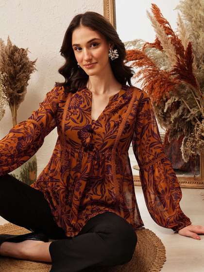 QUIERO Women Floral
                      Printed V-Neck Empire Top