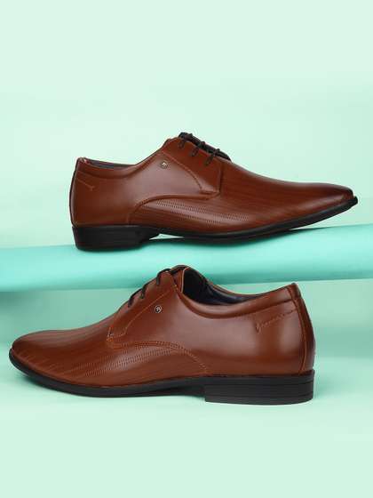 Bata Men Textured
                        Lace-Up Formal Derby Shoes