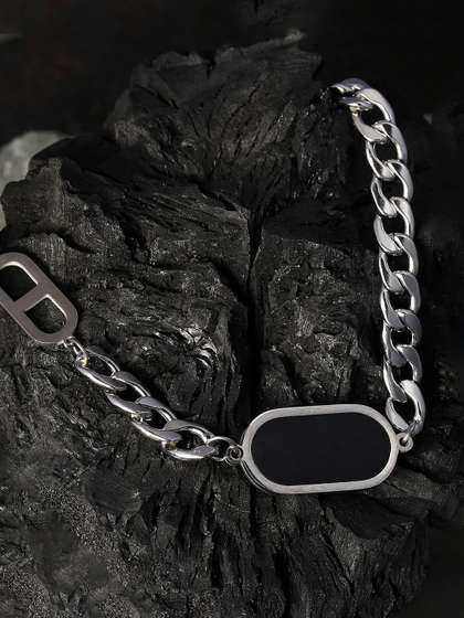French Accent Men
                    Silver-Plated Chain