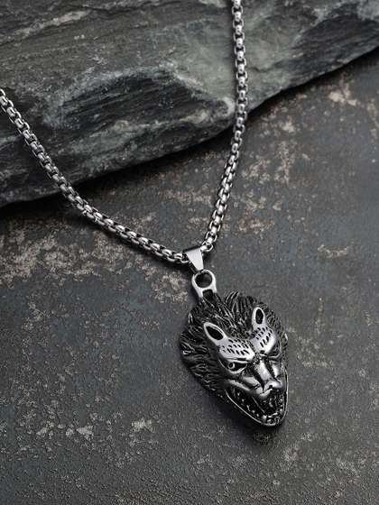 French Accent Men
                    Silver-Plated Animal Shaped Pendant With Chain