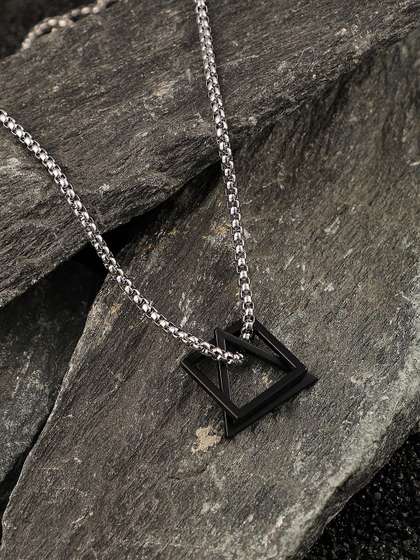 French Accent Men
                    Silver-Plated Minimal Chain With Quad Pendant