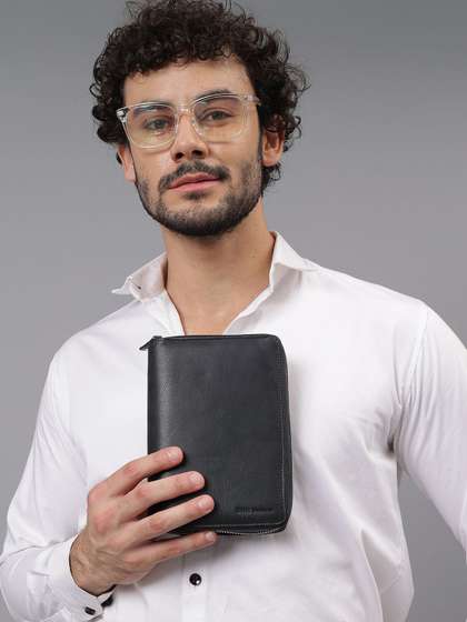 Steve Jhonson Men
                    Wallets