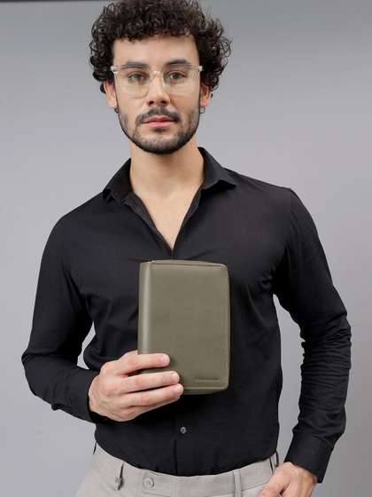 Steve Jhonson Men Green
                    Wallets