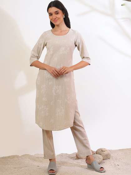 AURELIA Women Printed Kurta with Trousers