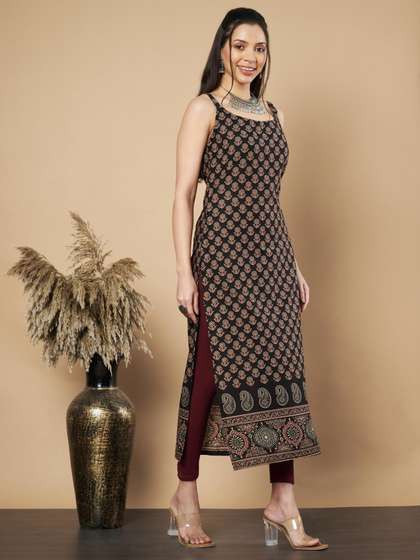 Vbuyz Floral
                          Printed Shoulder Straps Boat Neck Cotton
                          Straight Kurta