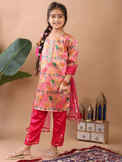 Here&Now X Kinder
                      Kids Girls Floral Printed Regular Kurta with
                      Palazzos & With Dupatta
