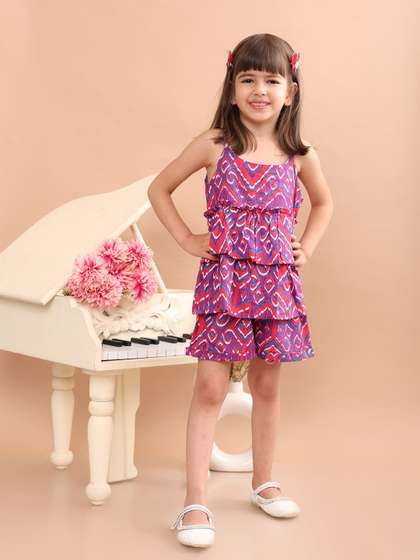 Superminis Girls Printed
                    Sleeveless Pure Cotton Top With Shorts