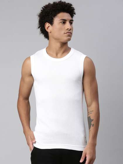 Levis Men Solid
                        Scoop Neck Sleeveless Pure Cotton Rib Easy Tuck
                        Gym Vest