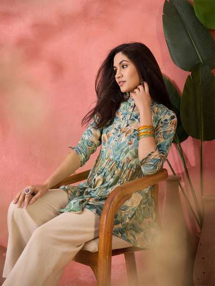 Sangria Printed
                        Short Tops