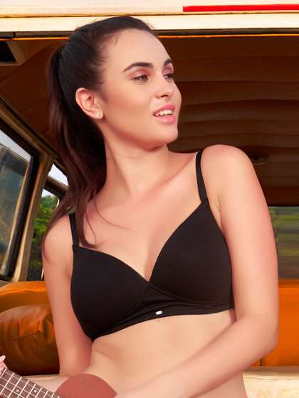 Soie Lightly Padded
                        Non-wired Full Coverage Cotton T-shirt Bra with
                        Lace Trim