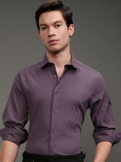 HIGHLANDER Men Slim
                        Fit Spread Collar Textured Formal Shirt
