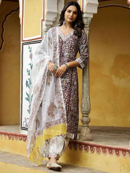 Lookmark Women Floral Printed Regular Kurta with Pyjamas & With Dupatta
