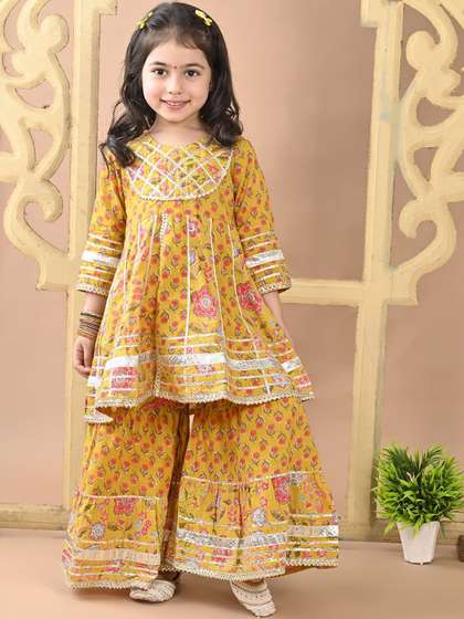 Superminis Girls Floral
                    Printed Gotta Patti Pure Cotton Anarkali Kurti with
                    Sharara