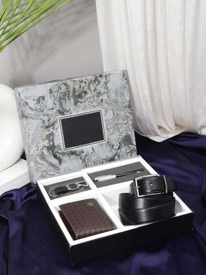 SAZARA Men Reversiable
                    Belt , Wallet, Keychain and Pen Gift Set