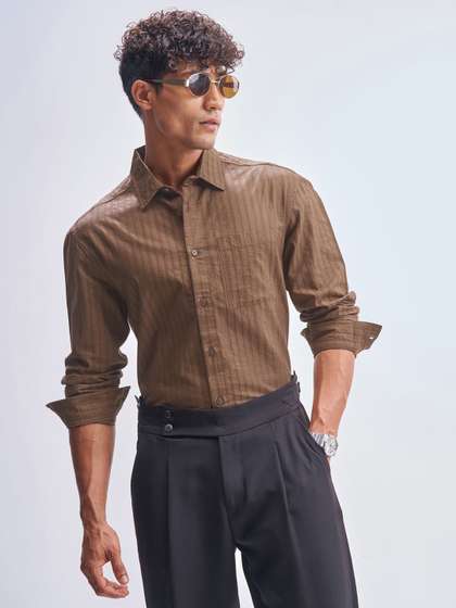 HIGHLANDER Relaxed
                        Fit Vertical Stripes Striped Spread Collar
                        Cotton Shirt