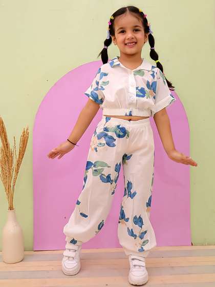 Superminis Girls Printed
                    Short Sleeves Pure Cotton Shirt With Trousers