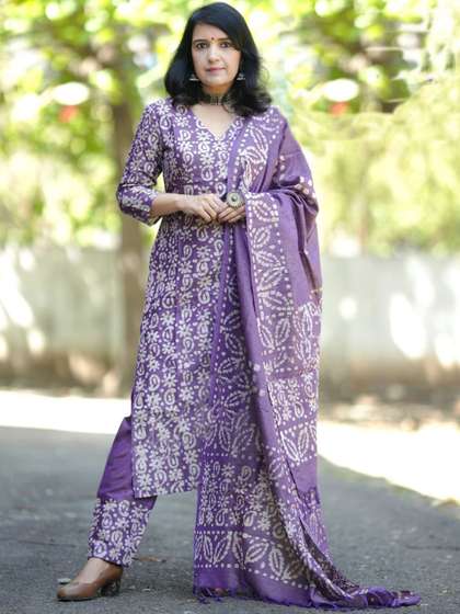 KALINI Women Floral
                        Printed Kurta with Trousers & Dupatta
