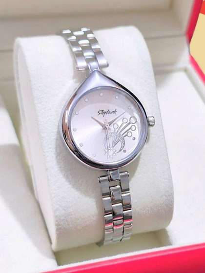 Skylark Girls Printed
                    Dial & Stainless Steel Bracelet Style Straps
                    Analogue Watch