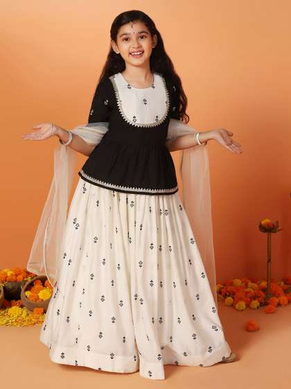 FASHION DREAM Girls
                        Embroidered Sequinned Ready to Wear Lehenga
                        & Blouse With Dupatta