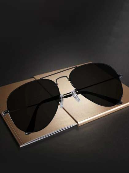 FUNGLASSES Unisex
                          Aviator Sunglasses with UV Protected Lens AVT
                          GLASS FUL BLACK NEW
