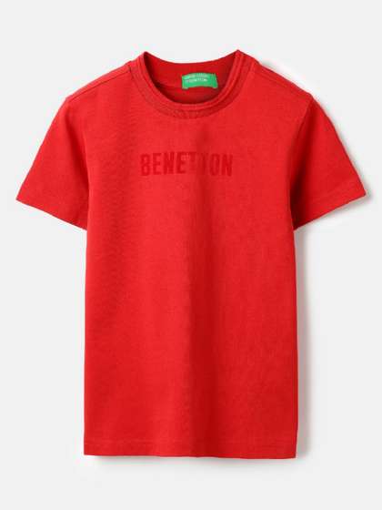 United Colors of
                    Benetton Boys Typography Printed Round Neck Pure
                    Cotton T-shirt