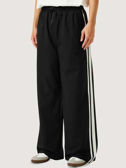 EVERDION Men
                        Relaxed-Fit Mid-Rise Track Pant