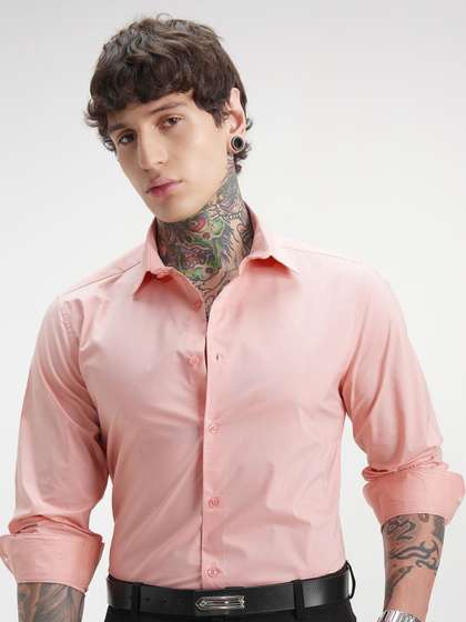 HIGHLANDER Men
                          Solid Spread Collar Formal Shirt