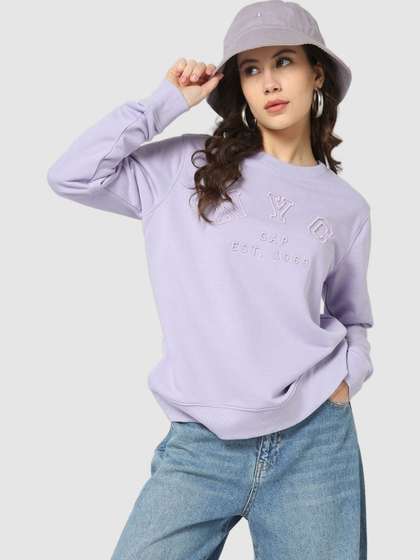 GAP Women Brand Logo
                        Embroidered Relaxed Fit Crew-Neck Pullover
                        Sweatshirt