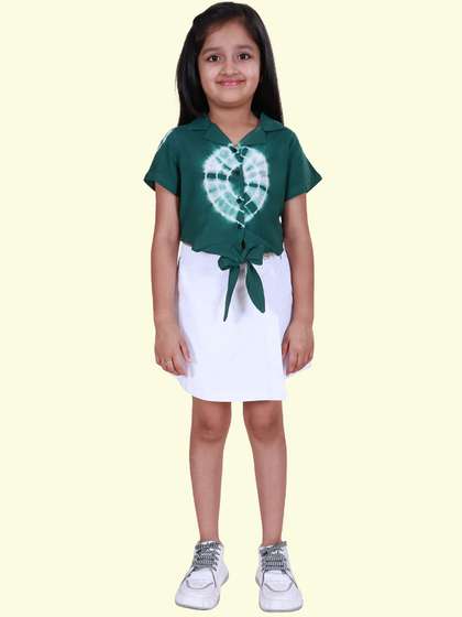 KiddoPanti Girls Tie
                    & Dye Front Knot Shirt & Over Lap Skorts