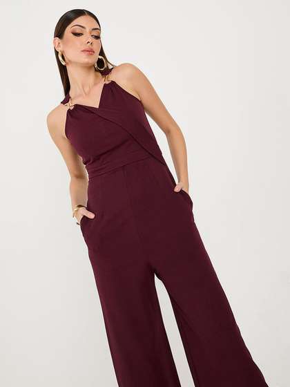 Miss Chase V-Neck
                        Basic Jumpsuit