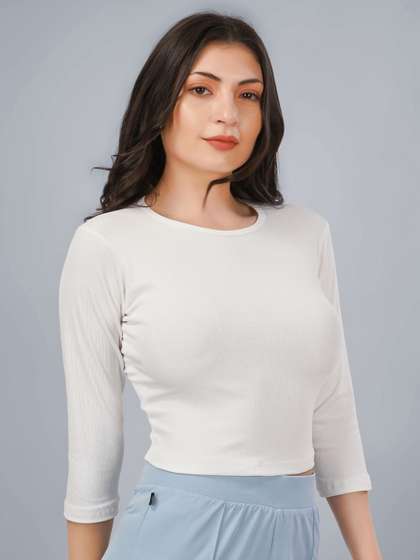 Plus Size Women
                        Round Neck Crop Top