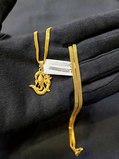 Anshenterpris
                    Gold-Plated Quirky Pendants with Chains